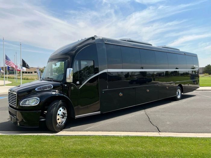 Black coach bus – Boulder limo service